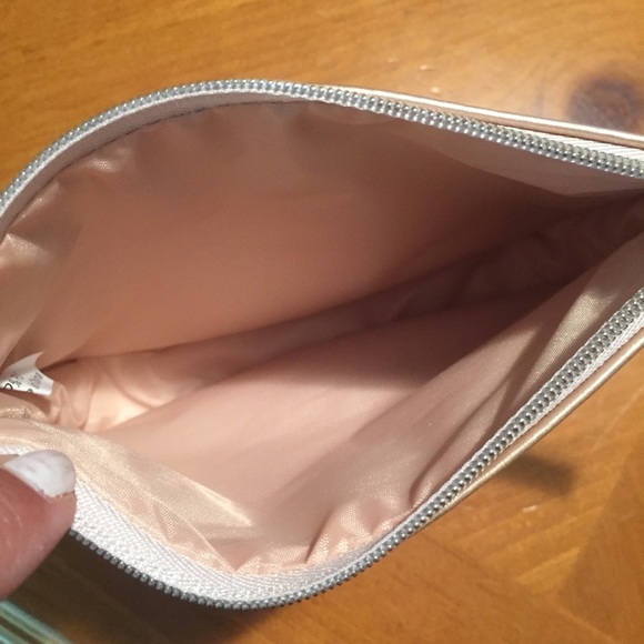 Laura Mercier Cosmetic Bag - Picture 6 of 6